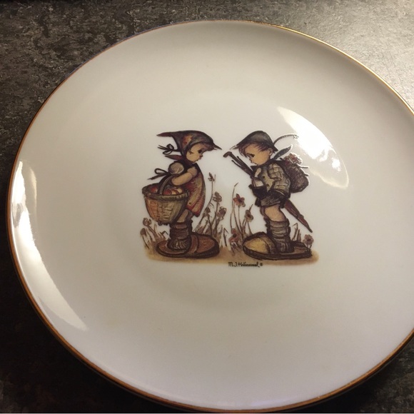 M.J. Hummel Porzellan Germany - Picture 1 of 4